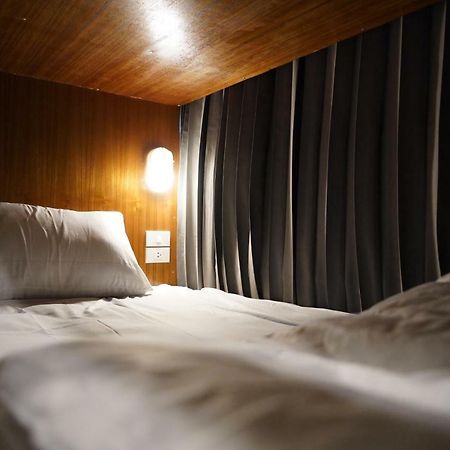 Slee Hostel Chiangmai (Adults Only) Chiang Mai Buitenkant foto