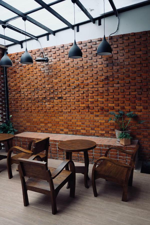 Slee Hostel Chiangmai (Adults Only) Chiang Mai Buitenkant foto