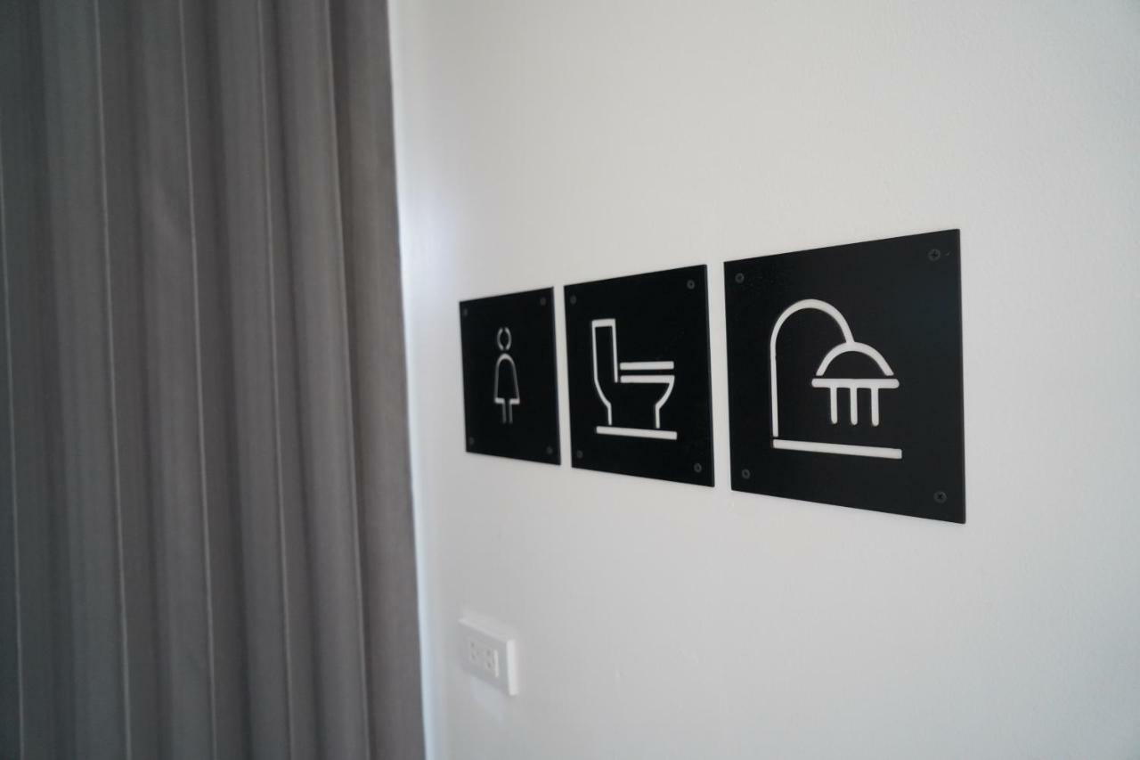 Slee Hostel Chiangmai (Adults Only) Chiang Mai Buitenkant foto